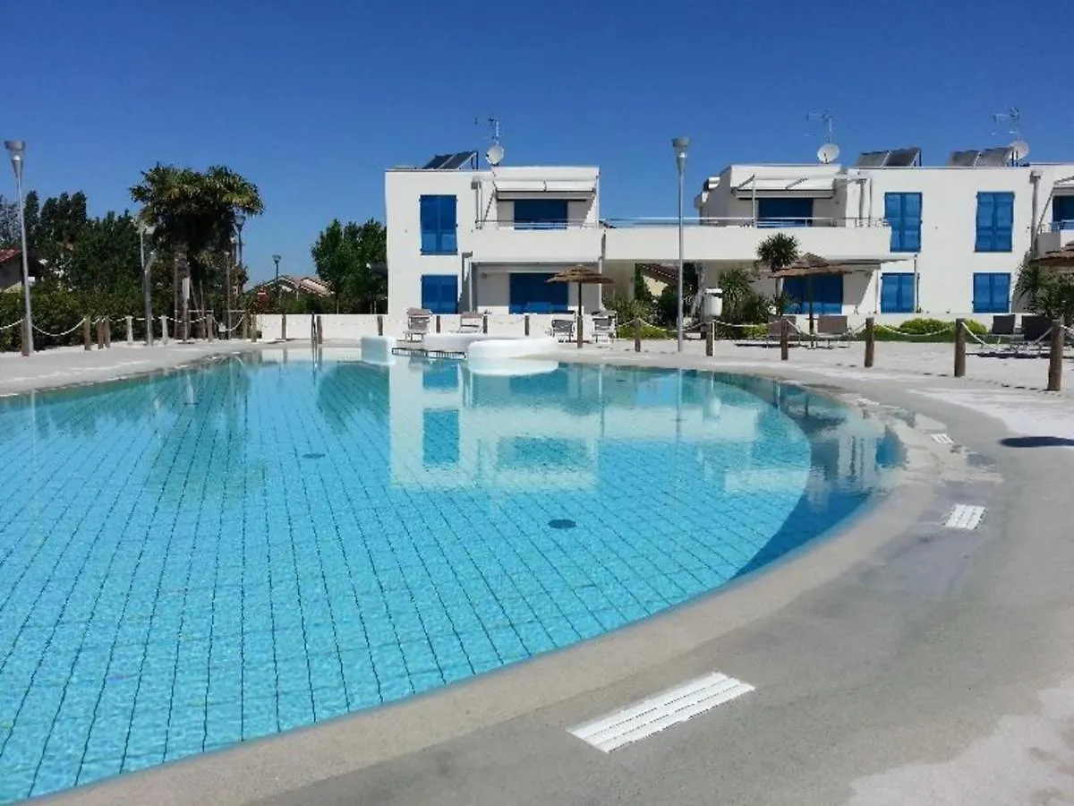Blu Village Lido di Jesolo 0*,